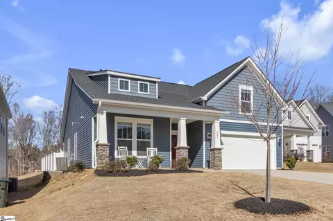 Exterior - 207 Benjamin Dr, Easley, SC 29642 photo 4 of 5