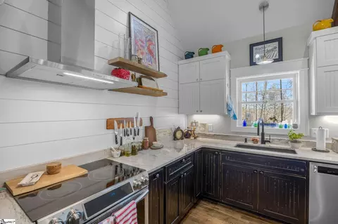 Kitchen - 204 Serenity Dr, Pickens, SC 29671 photo 3 of 4