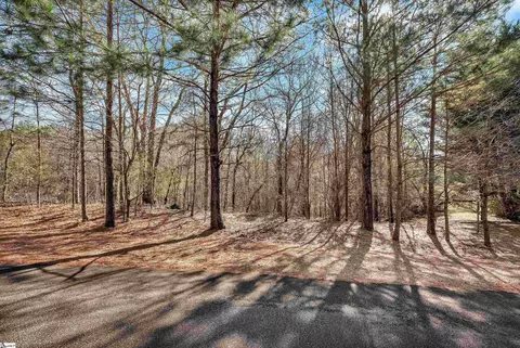 1108 Bay Dr, Fair Play, SC 29643