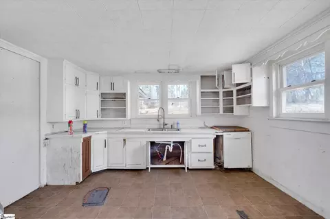 705 Old Seneca Rd, Central, SC 29630 photo 9