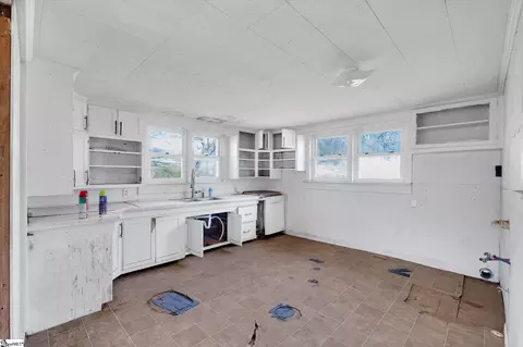 705 Old Seneca Rd, Central, SC 29630 photo 8