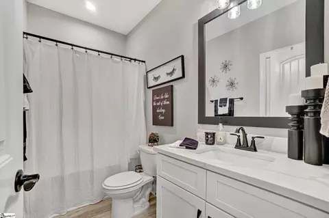 Bath - 110 Baker Ct, Easley, SC 29640 photo 5 of 6
