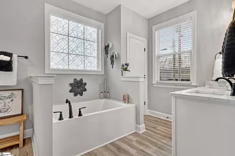 Bath - 110 Baker Ct, Easley, SC 29640 photo 2 of 6
