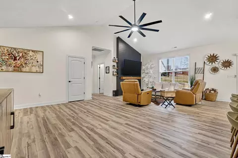 Entry Way - 110 Baker Ct, Easley, SC 29640 photo 2 of 5