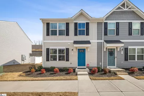 8 Tidworth Dr, Greer, SC 29651