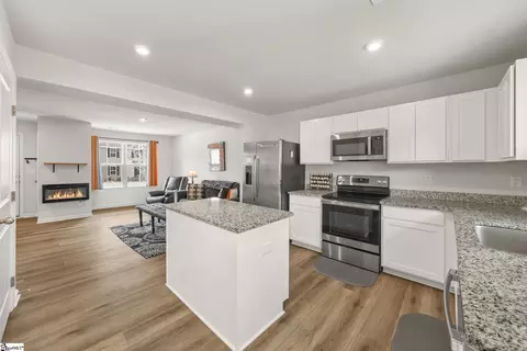 8 Tidworth Dr, Greer, SC 29651