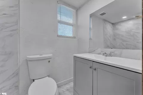 Bath - 21 U St, Honea Path, SC 29654 photo 1 of 5