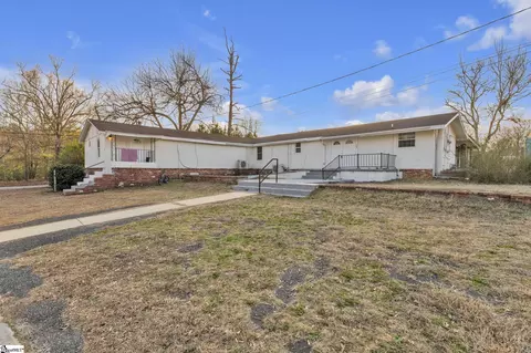 21 U St, Honea Path, SC 29654