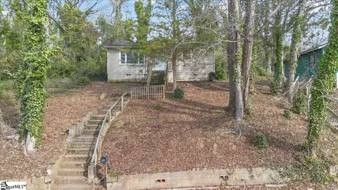 213 Caulder Cir, Spartanburg, SC 29306