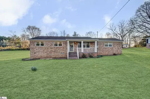 86 Dogwood Cir, Clinton, SC 29325