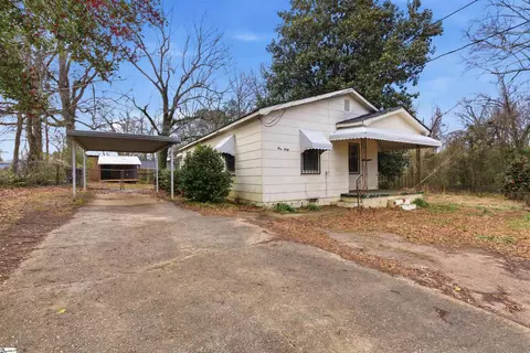 140 Simpson Ave, Woodruff, SC 29388