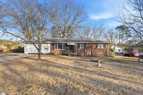 125 Foxhall Rd, Spartanburg, SC 29306