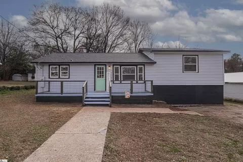 608 Littlejohn St, Gaffney, SC 29341