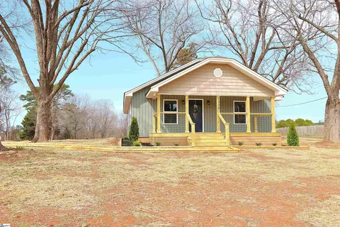 1736 Ezell Rd, Chesnee, SC 29323