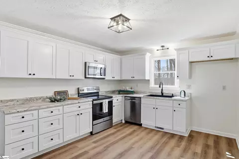Kitchen - 1006 Colleton Ct, Easley, SC 29642 photo 1 of 2