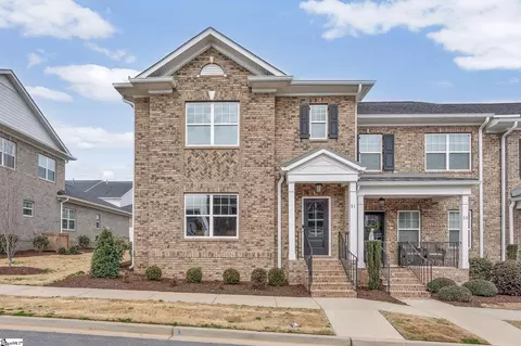 31 Peckham St, Greenville, SC 29607