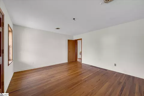 Living - 13 Eastview St, Honea Path, SC 29654 photo 3 of 5