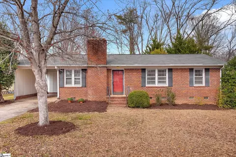 9 Forestdale Dr, Taylors, SC 29687