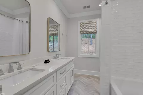 Bath - 243 Quay Ct, Sunset, SC 29685 photo 2 of 5