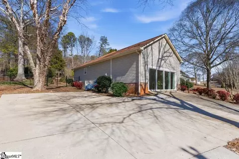 402 Graham Rd, Anderson, SC 29625