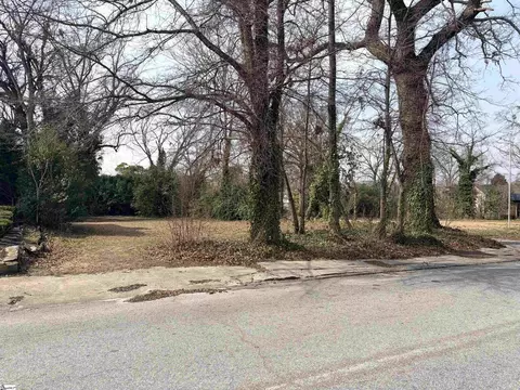 142 Oakland Ave, Spartanburg, SC 29302