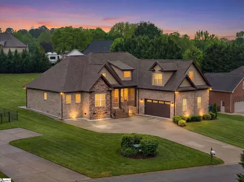 815 Shadow Creek Dr, Inman, SC 29349