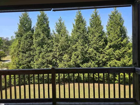 Exterior - 102 S Hamlet Ct, Moore, SC 29369 photo 5 of 12
