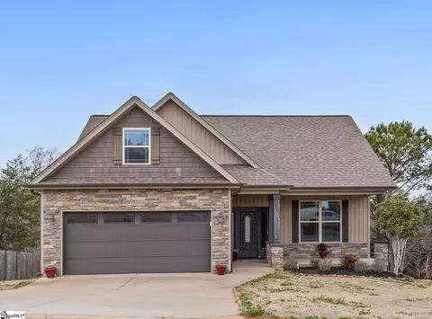 Exterior - 102 S Hamlet Ct, Moore, SC 29369 photo 9 of 12