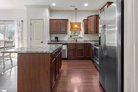 Kitchen - 102 S Hamlet Ct, Moore, SC 29369 photo 2 of 4