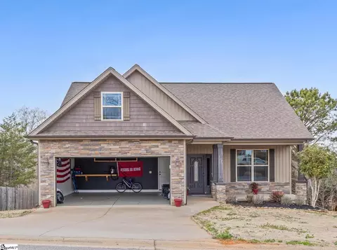 Exterior - 102 S Hamlet Ct, Moore, SC 29369 photo 8 of 12
