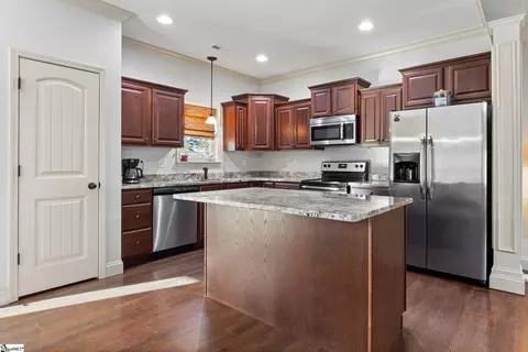 Kitchen - 102 S Hamlet Ct, Moore, SC 29369 photo 1 of 4