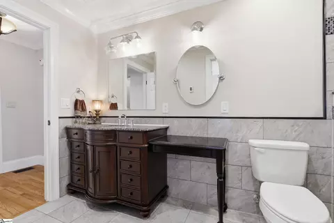Bath - 304 E 2nd Ave, Easley, SC 29640 photo 2 of 4