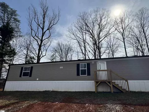 427 Circle Dr, Travelers Rest, SC 29690