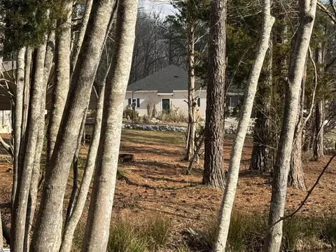 134 Carlton St, Greenwood, SC 29649