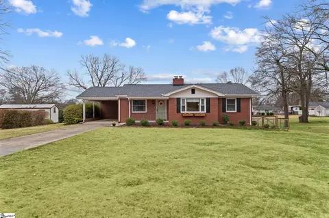305 Crestwood Dr, Mauldin, SC 29662