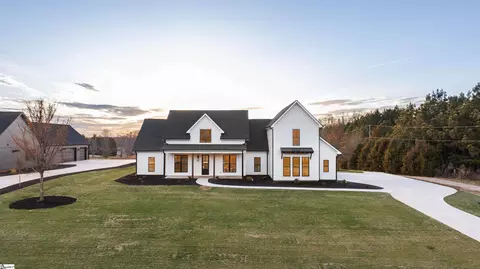 3364 Fairview Rd, Fountain Inn, SC 29644