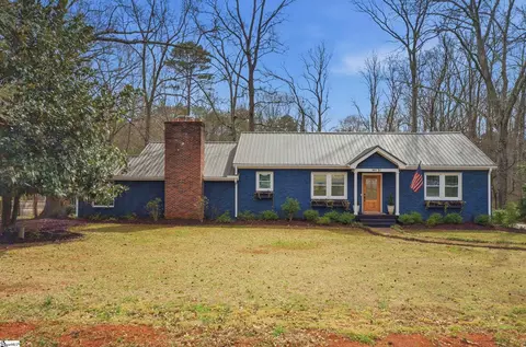 31 Long Forest Dr, Greenville, SC 29617