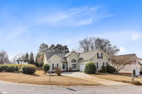 1 Catbriar Ct, Simpsonville, SC 29680