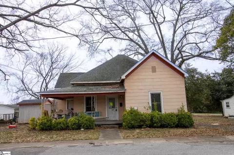 607 Holmes St, Gaffney, SC 29341