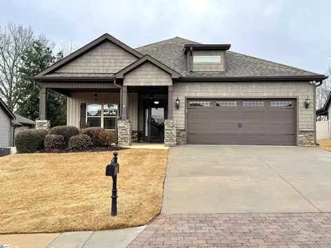 305 Linden Hall Ln, Easley, SC 29640