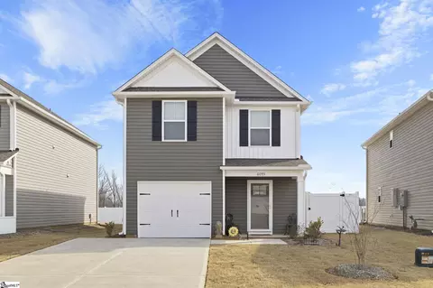 6075 Willutuck Dr, Boiling Springs, SC 29316