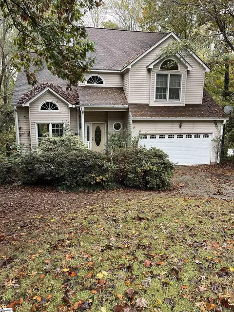 6 Moss Spring Ct, Simpsonville, SC 29680