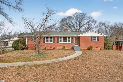 104 Salem Ct, Greenville, SC 29617