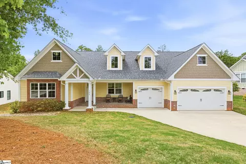 104 Pinelands Pl, Travelers Rest, SC 29690