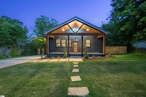 28 6th St, Greenville, SC 29611