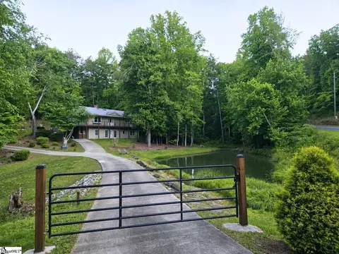 130 Green Briar Cir, Salem, SC 29676