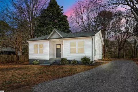 325 Hillcrest Cir, Anderson, SC 29624