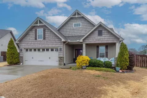 Exterior - 610 Ladowick Ct, Moore, SC 29369 photo 2 of 8