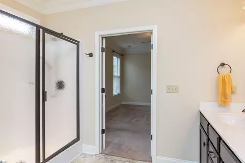 Bath - 610 Ladowick Ct, Moore, SC 29369 photo 2 of 4