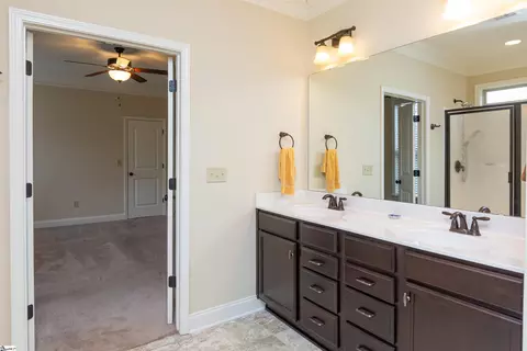 Bath - 610 Ladowick Ct, Moore, SC 29369 photo 1 of 4